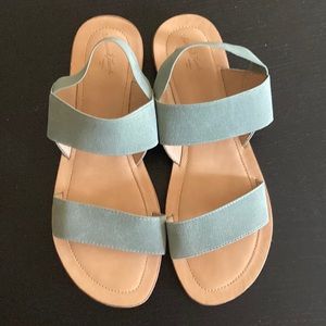 Universal thread goods co sandals